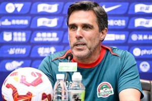 九游官方网站-足球报：河南主帅足协杯赛前让工作人员联系球员家人，录视频加油