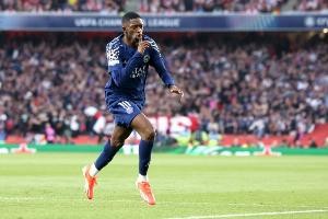 九游官方平台-巴黎人报列金球奖信息：登贝莱会成为第六位获奖的法国球员吗？