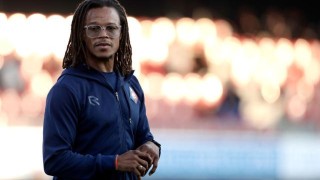 九游应用下载-荷兰前巨星戴维斯执教葡乙球队 首秀便吃到红牌！