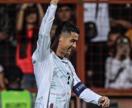 40岁C罗世预赛完美开局：双响+远程世界波！获7.9分，再创5大纪录