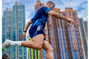 九游官方网站-备战沙超杯！C罗晒在中国香港训练照片：没有捷径，只有努力