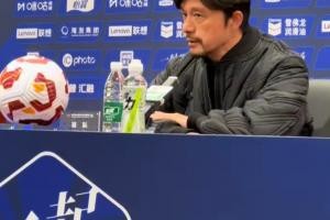 九游官网-谢晖：不知道为什么不浇水？练了一个月的传接球，跑这里打橄榄球