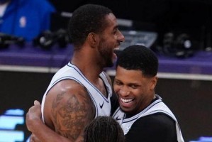 九游应用下载-马刺连克洛杉矶双雄 三分球成银黑军团新武器